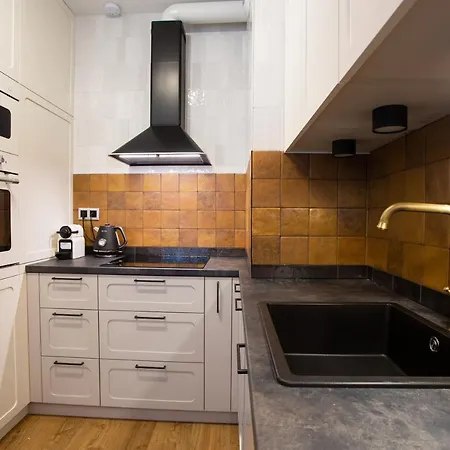 Apartament Centrum Sunny Lwowska 10 *